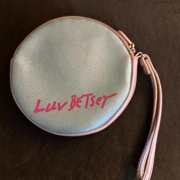 BETSEY JOHNSON Rainbow & Cloud Luv Betsey Small Round Wristlet Purse EUC - Picture 2 of 3